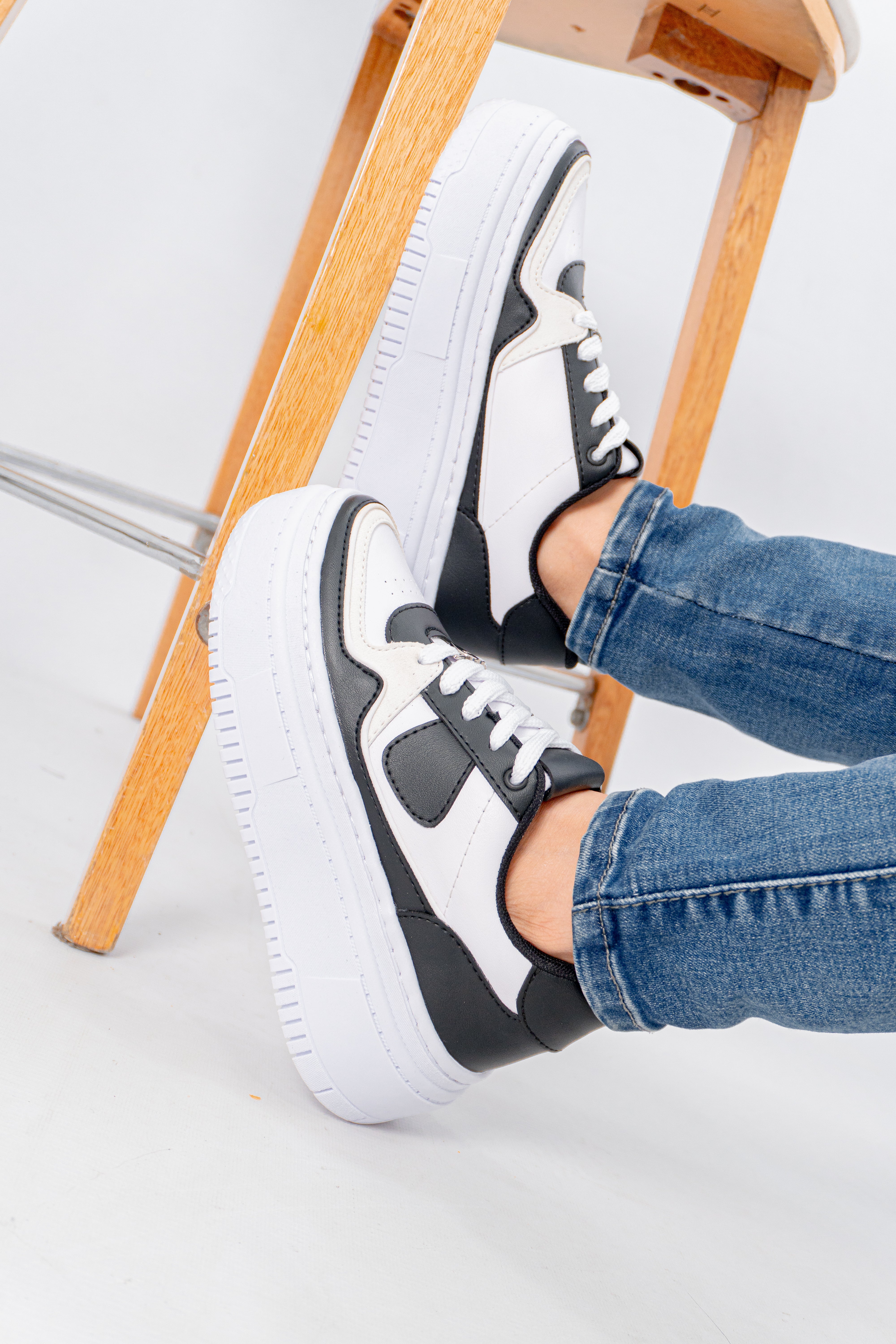 Tenis casual Maryjane para mujer | Geratti Shoes